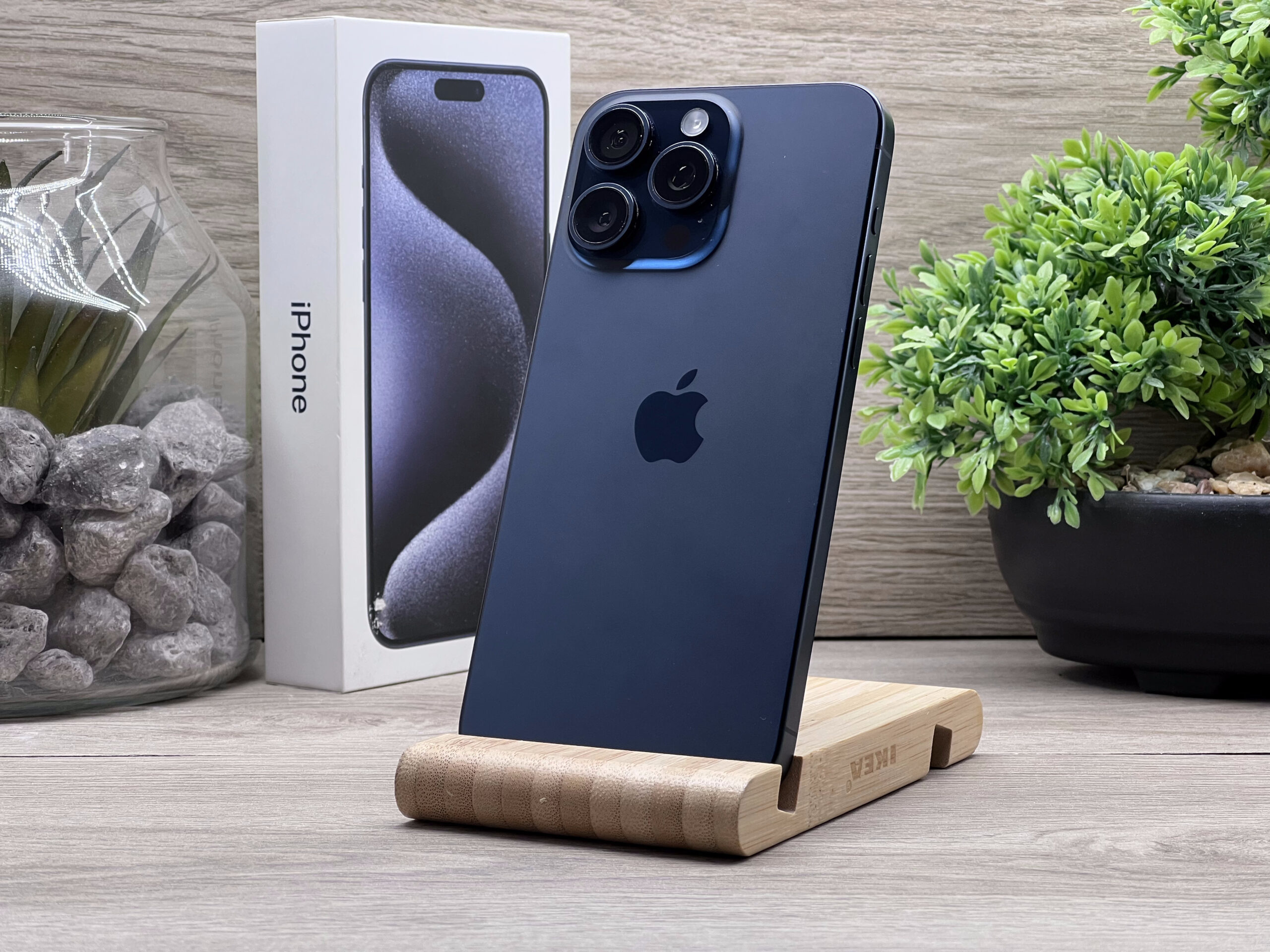 Hibátlan iPhone 15 Pro Max Blue Titanium 256GB E-SIM 2 ÉV Garanciával Számlával 92% Akksi