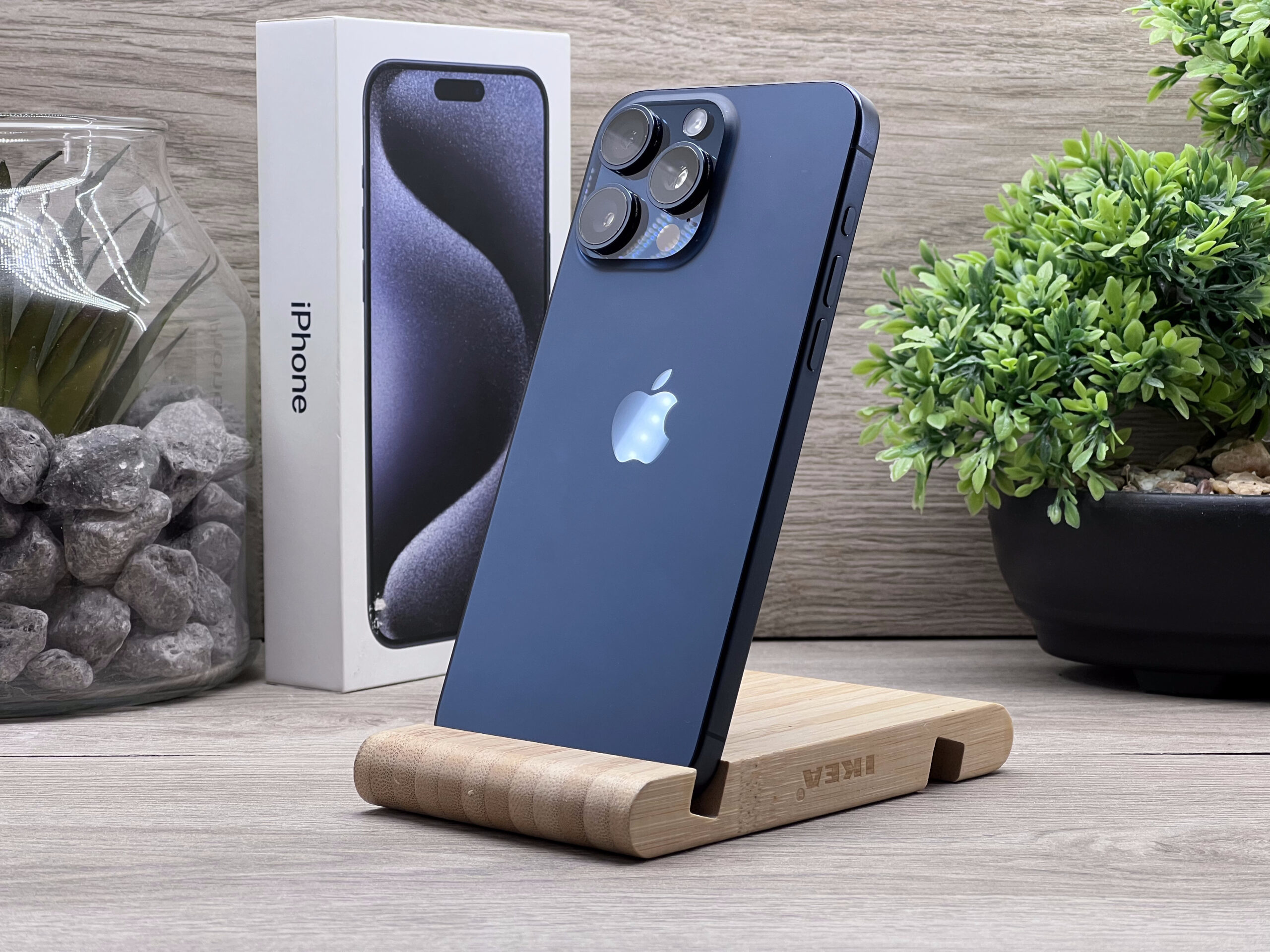 Hibátlan iPhone 15 Pro Max Blue Titanium 256GB E-SIM 2 ÉV Garanciával Számlával 92% Akksi