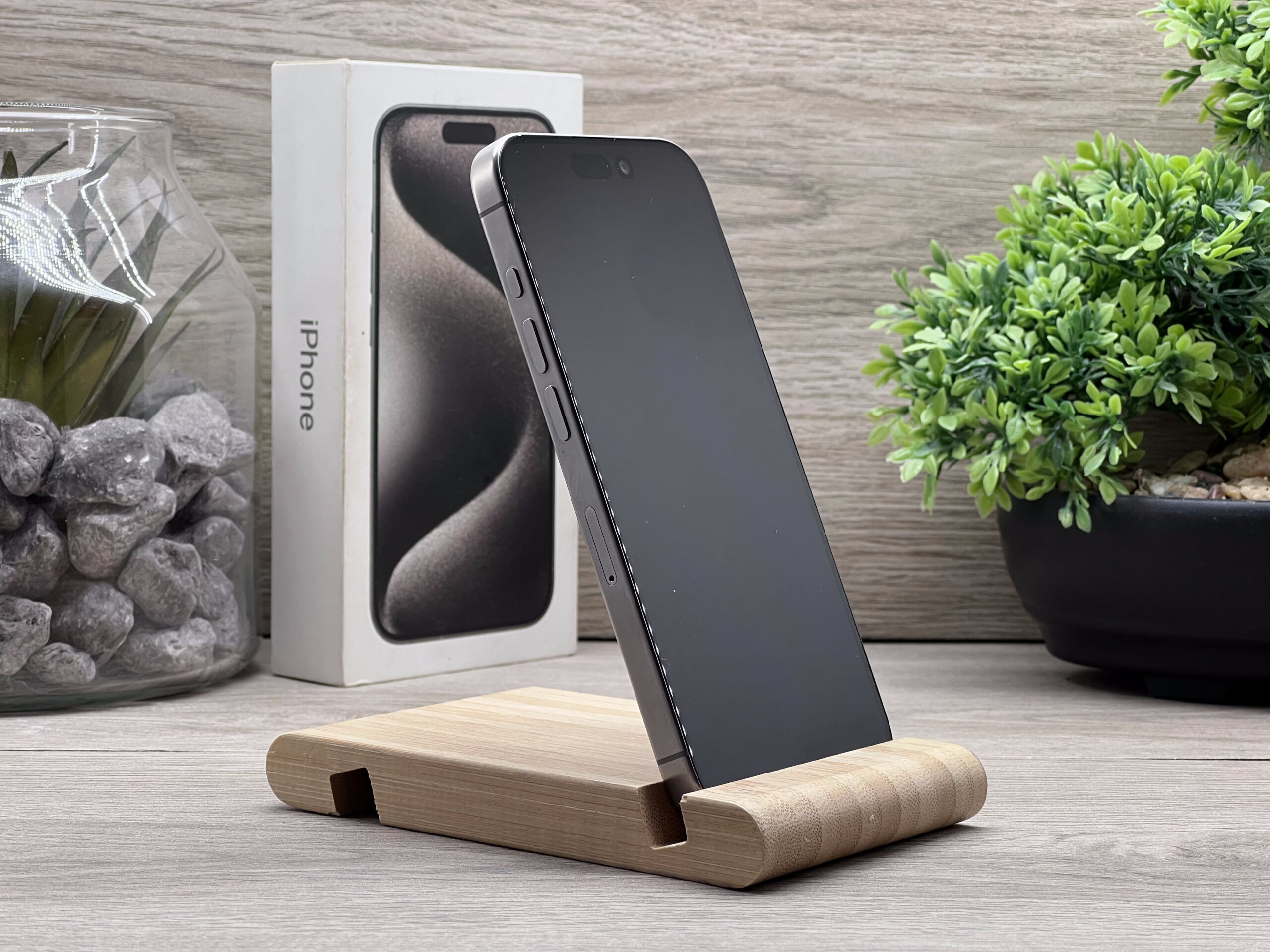 Hibátlan iPhone 15 Pro Natural Titanium 128GB 2 ÉV Garanciával Számlával 90% Akksi