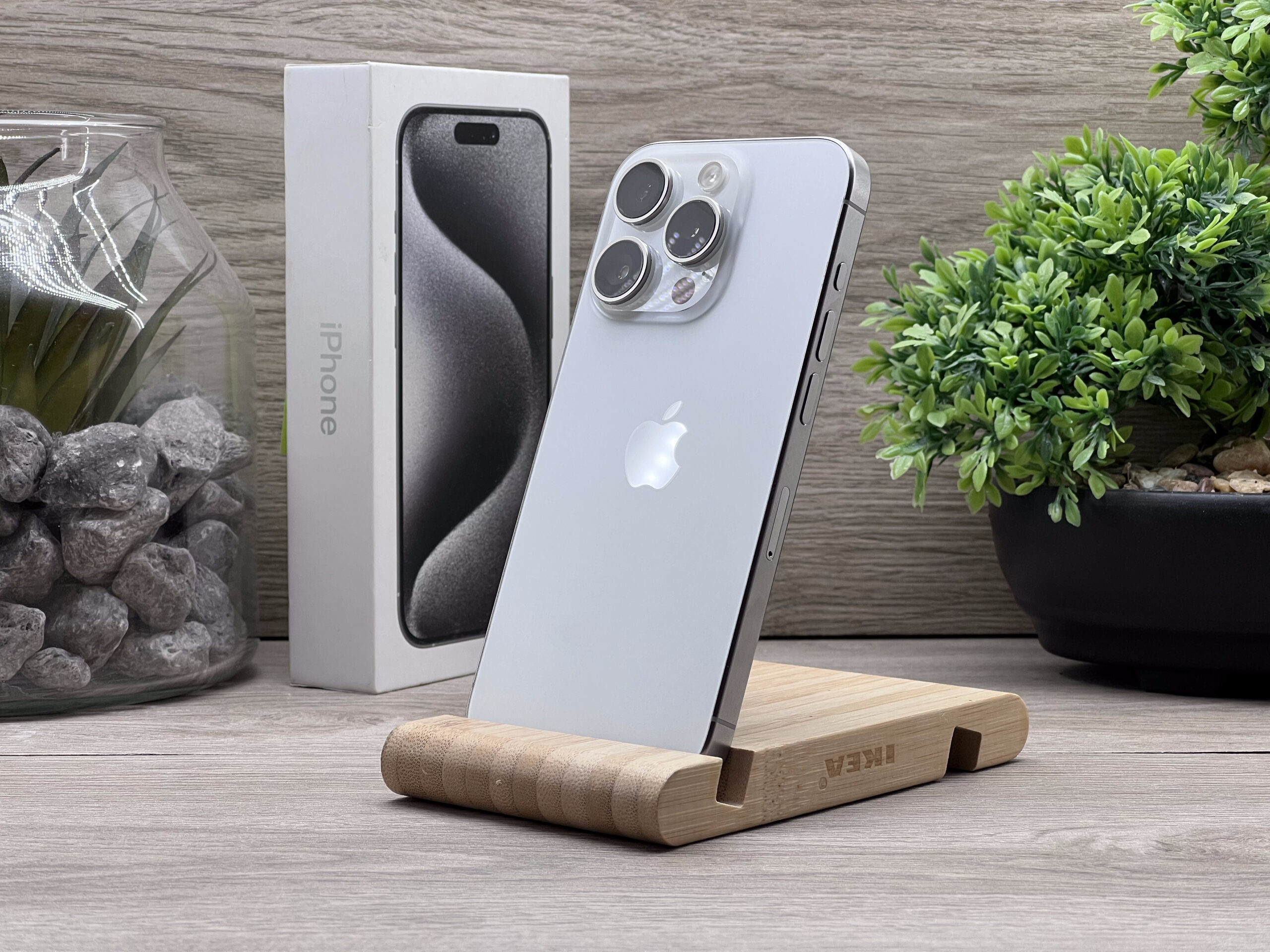 Hibátlan iPhone 15 Pro White Titanium 256GB 2 ÉV Garanciával Számlával 92% Akksi