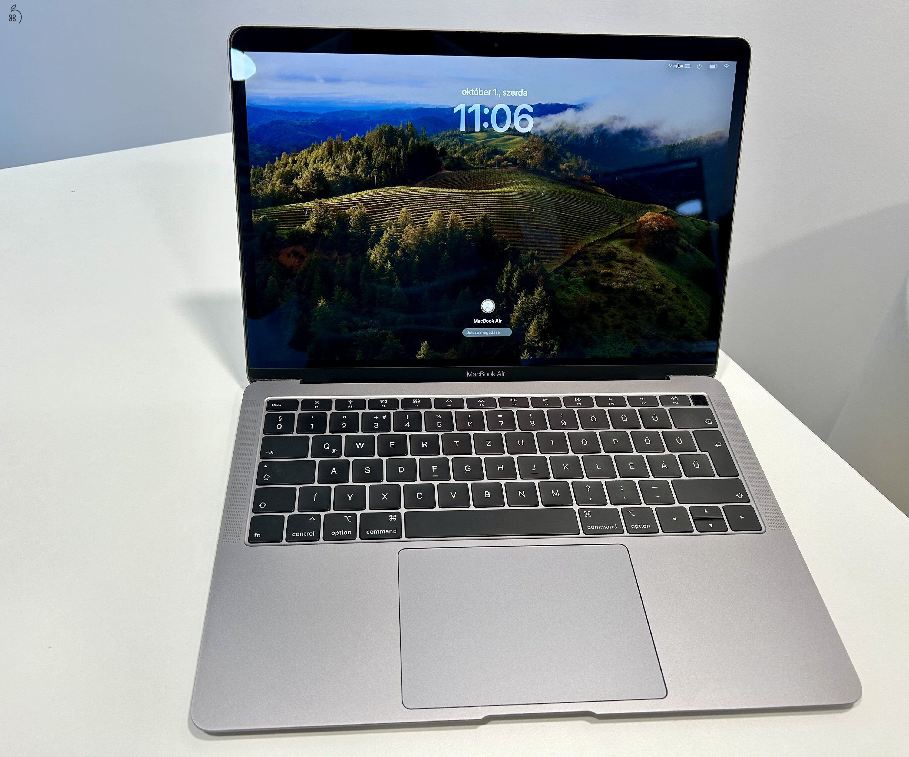 Szép! MacBook Air 256Gb Space Grey 2018