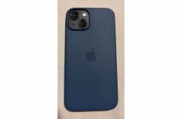 Újszerű fekete iPhone 14 128 GB eredeti kék Apple szilikon tokkal és zöld Nomad Sport tokkal