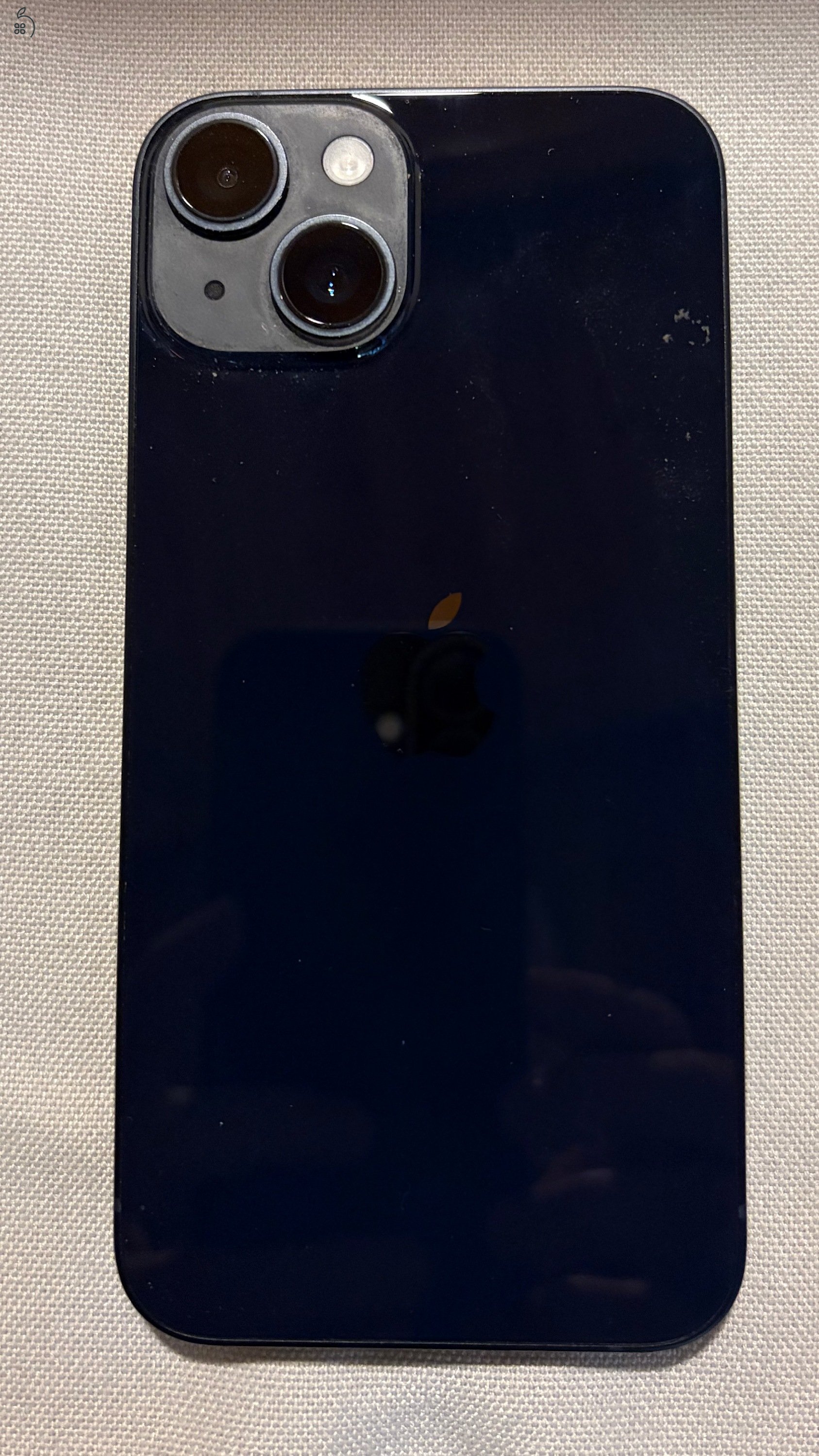 Újszerű fekete iPhone 14 128 GB eredeti kék Apple szilikon tokkal és zöld Nomad Sport tokkal