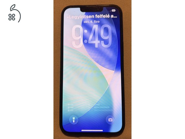 Újszerű fekete iPhone 14 128 GB eredeti kék Apple szilikon tokkal és zöld Nomad Sport tokkal