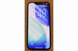 Újszerű fekete iPhone 14 128 GB eredeti kék Apple szilikon tokkal és zöld Nomad Sport tokkal
