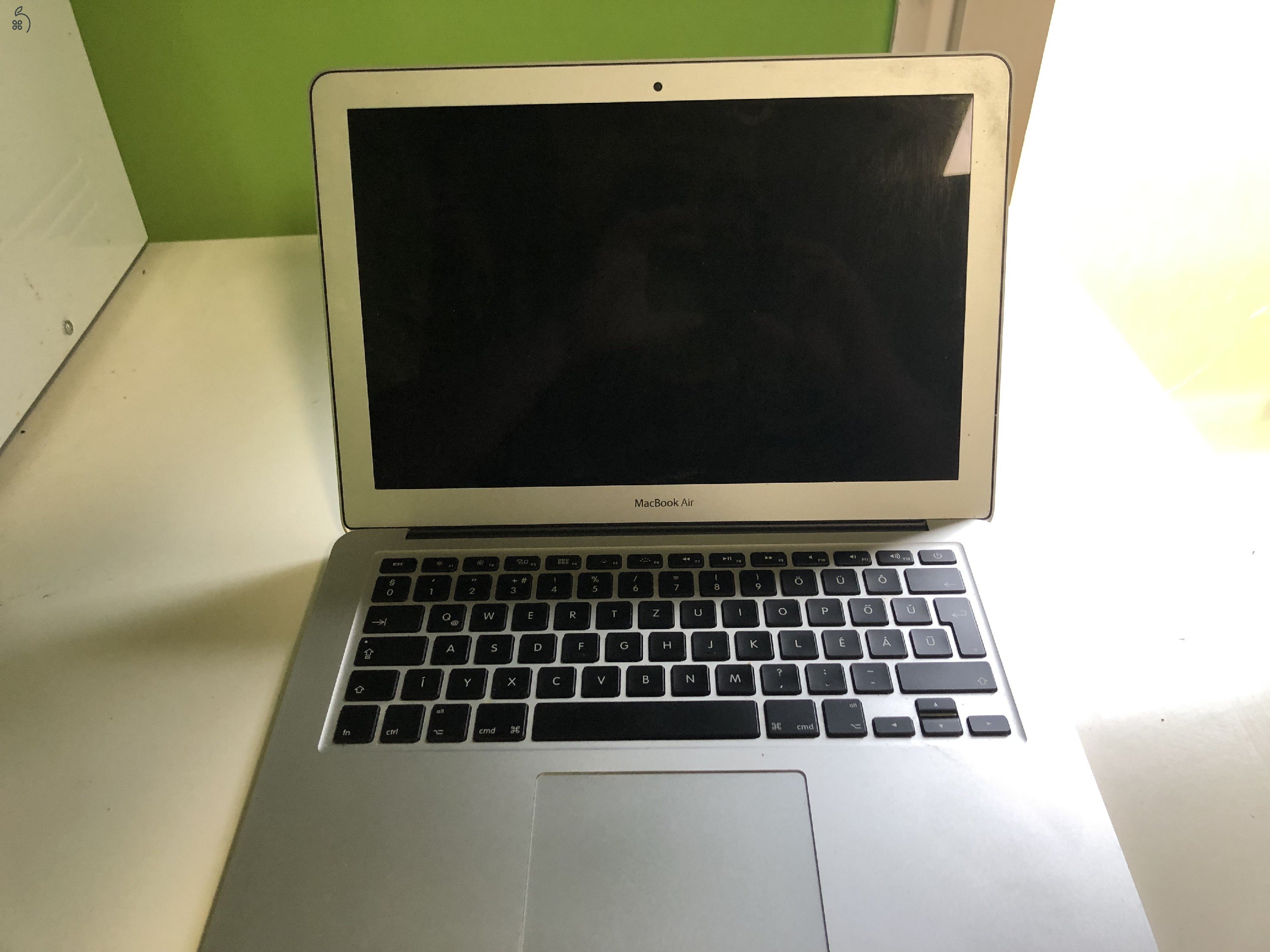 Lockkolt Macbook Alkatrésznek eladó