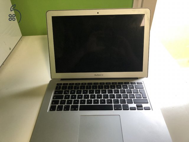 Lockkolt Macbook Alkatrésznek eladó