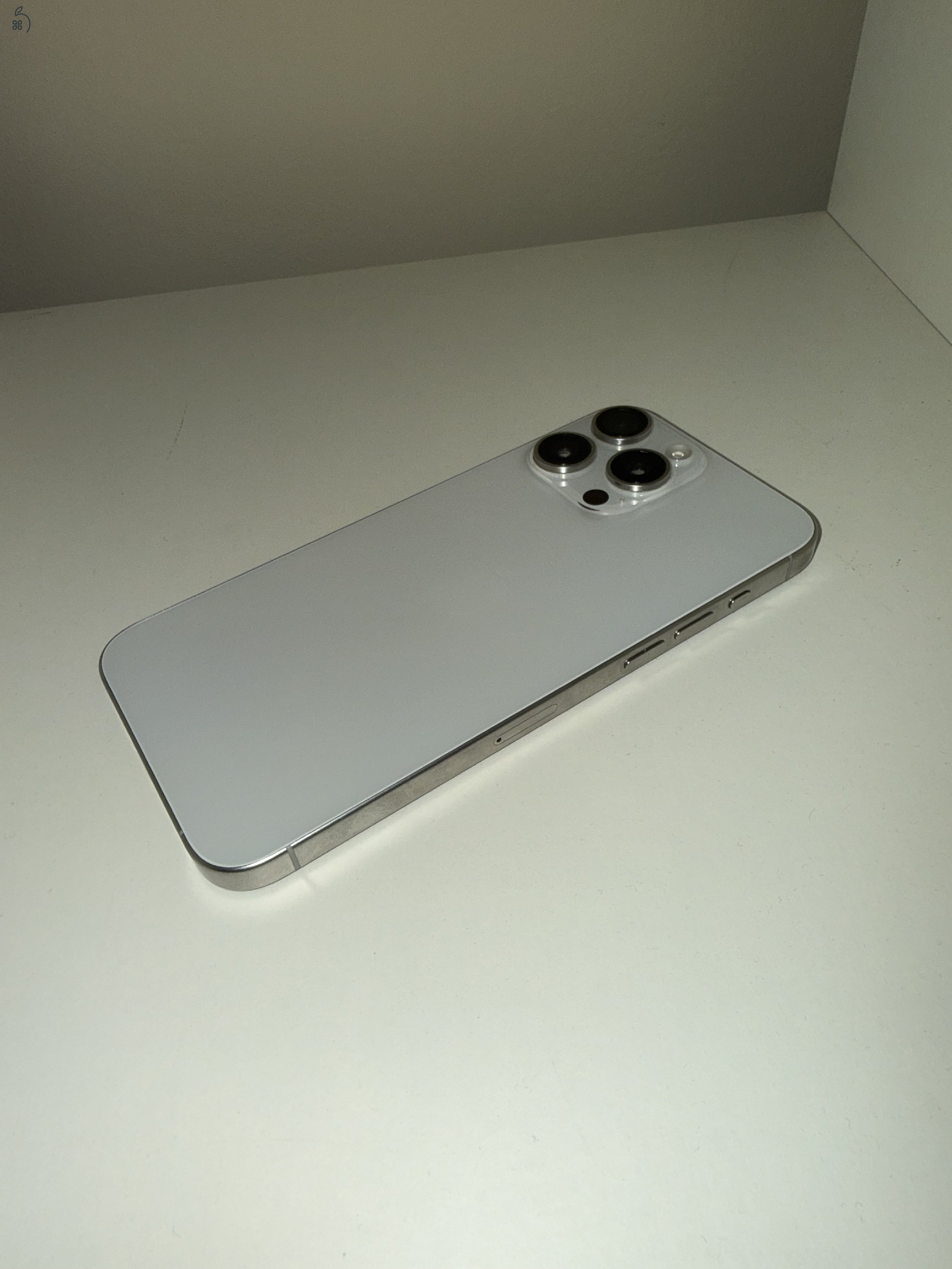 TARTOZÉKOKKAL ÚJSZERŰ iPhone 15 Pro Max 256gb