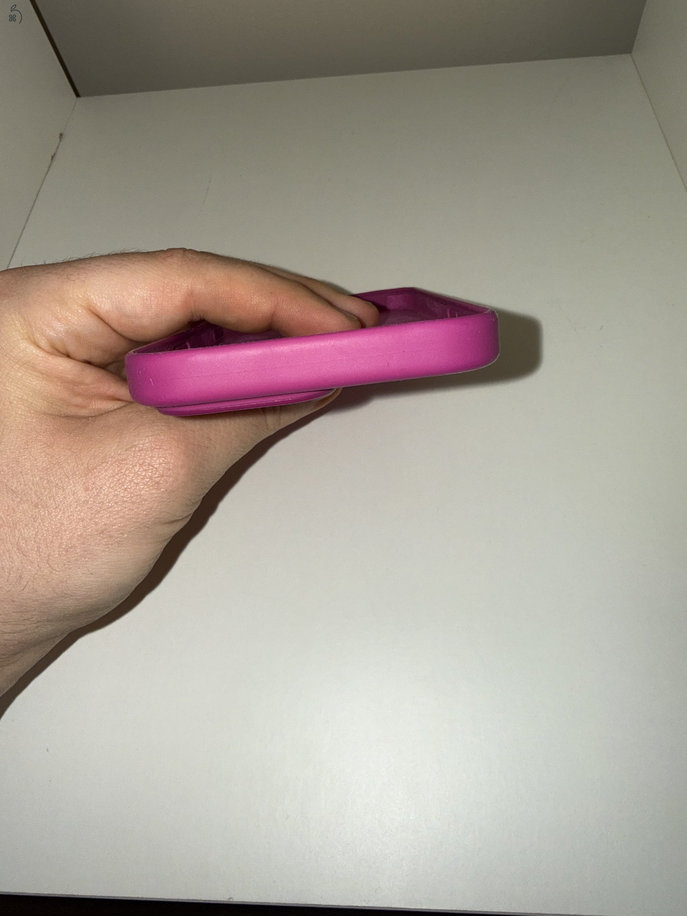 Iphone 16 pro max magsafe fukszialila tok