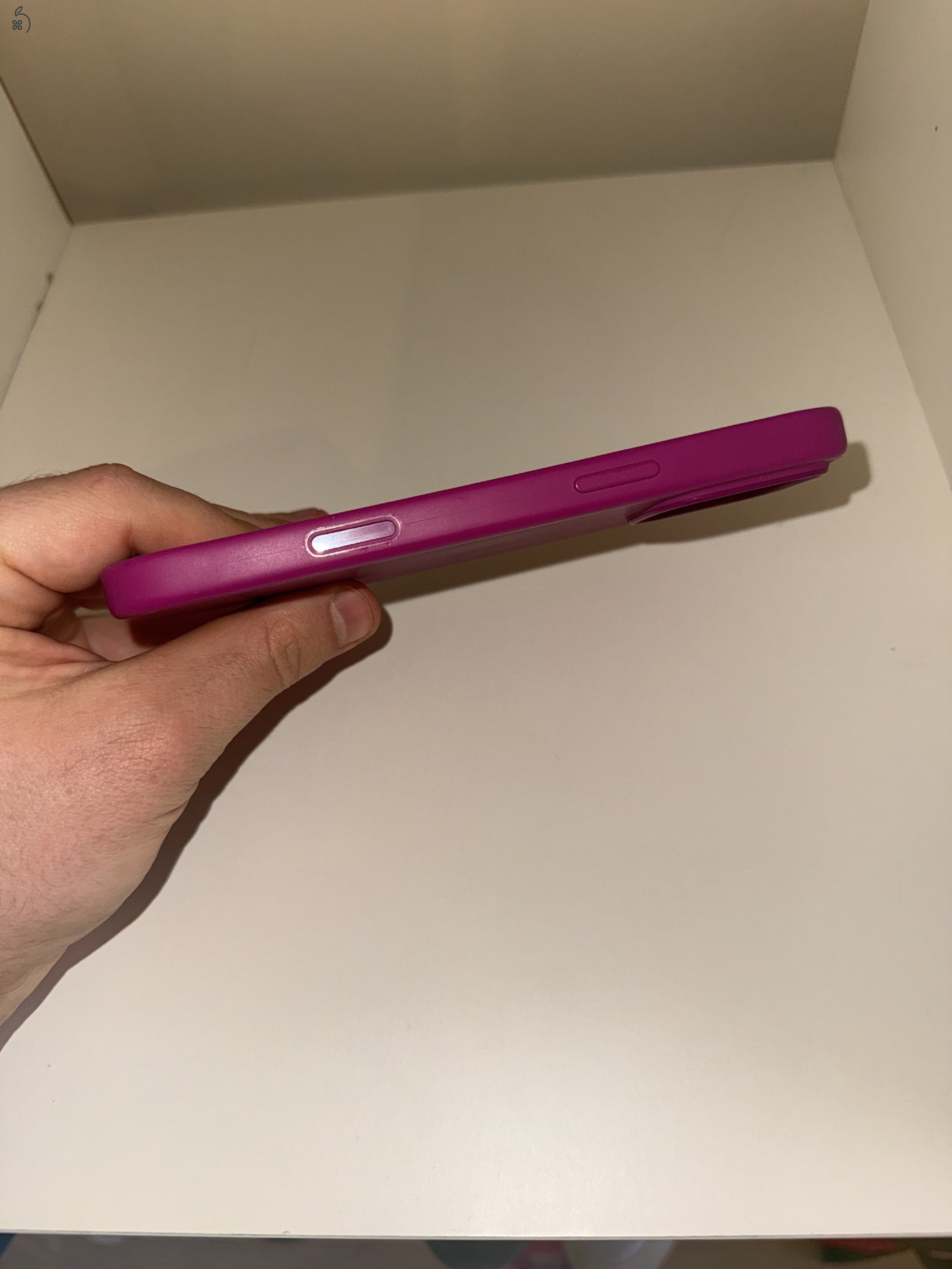 Iphone 16 pro max magsafe fukszialila tok