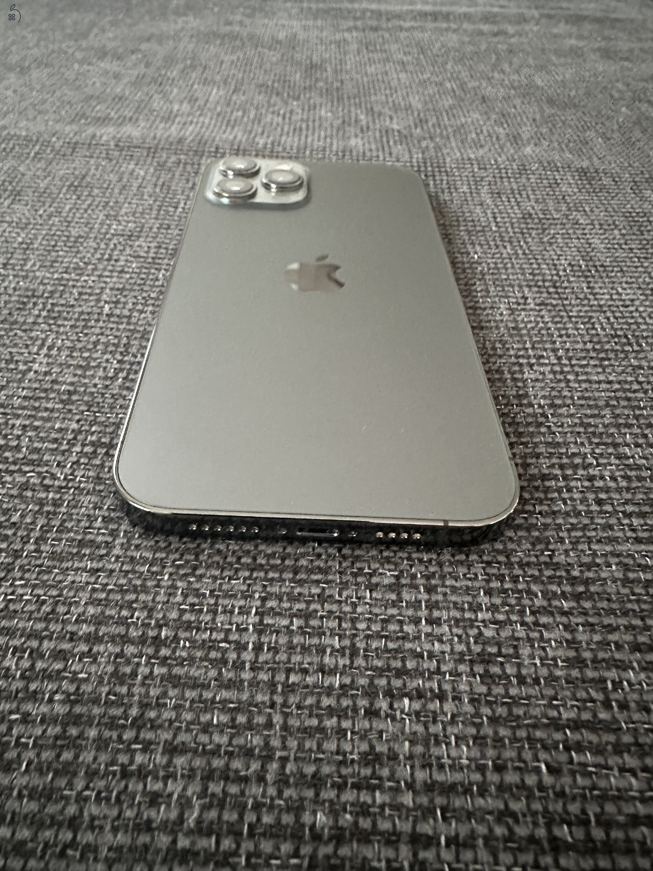 Eladó iPhone 12 Pro Max – 256 GB – Karcmentes, szép állapotban