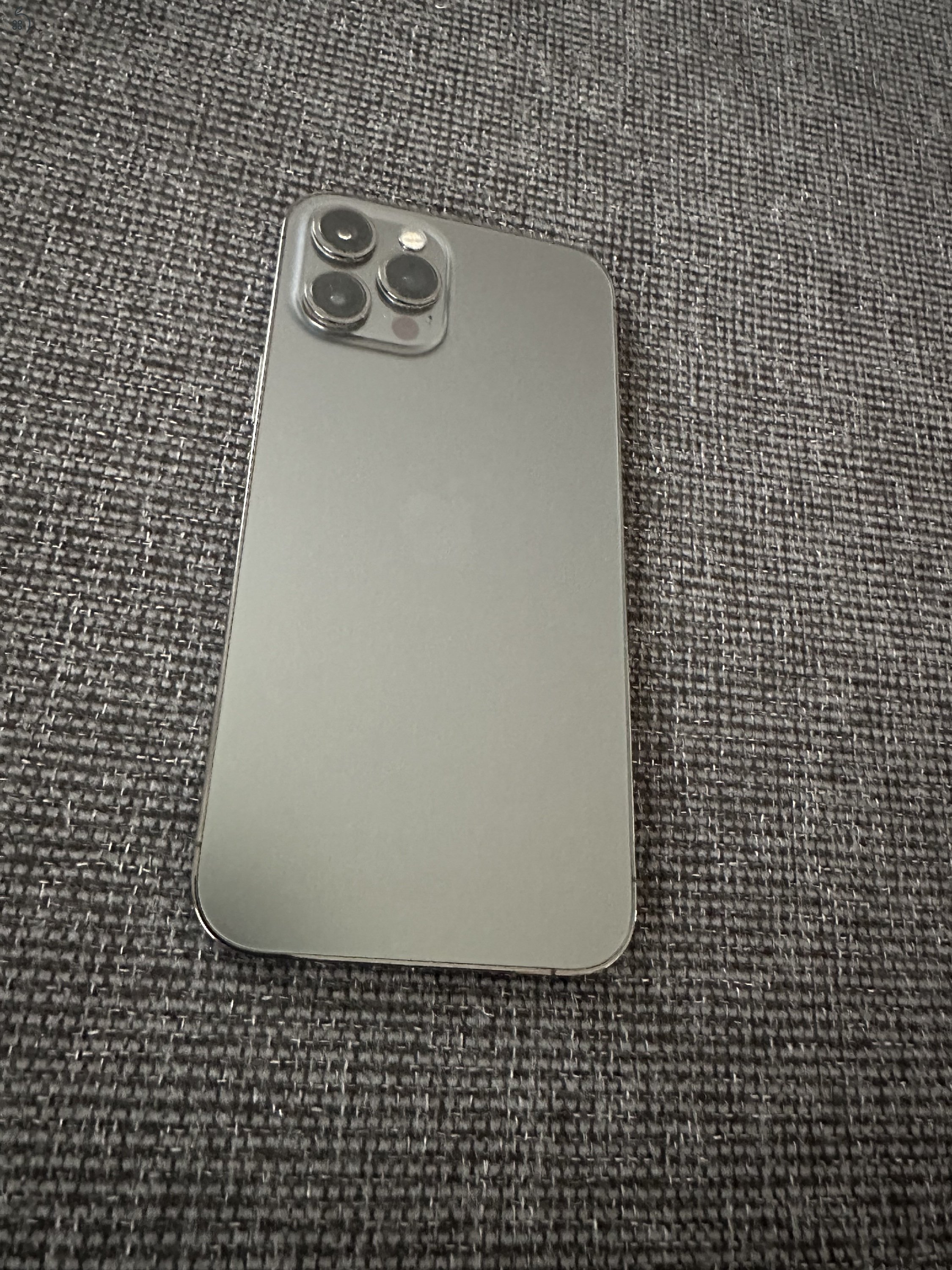 Eladó iPhone 12 Pro Max – 256 GB – Karcmentes, szép állapotban