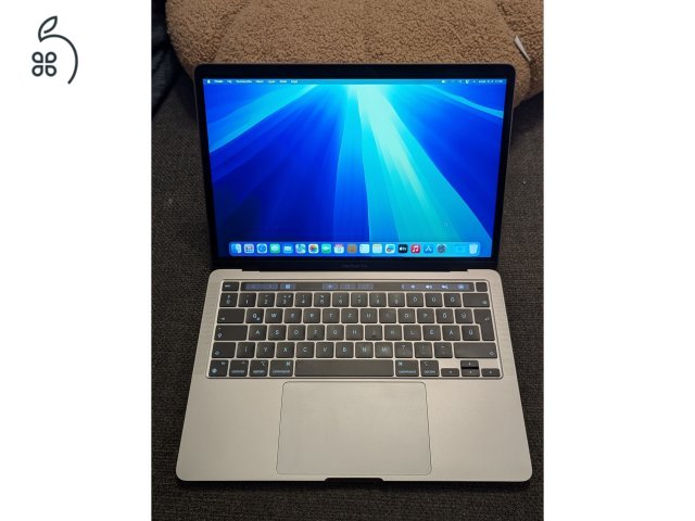 MacBook Pro M1 96% akku, magyar