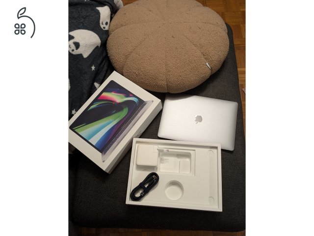 MacBook Pro M1 96% akku, magyar