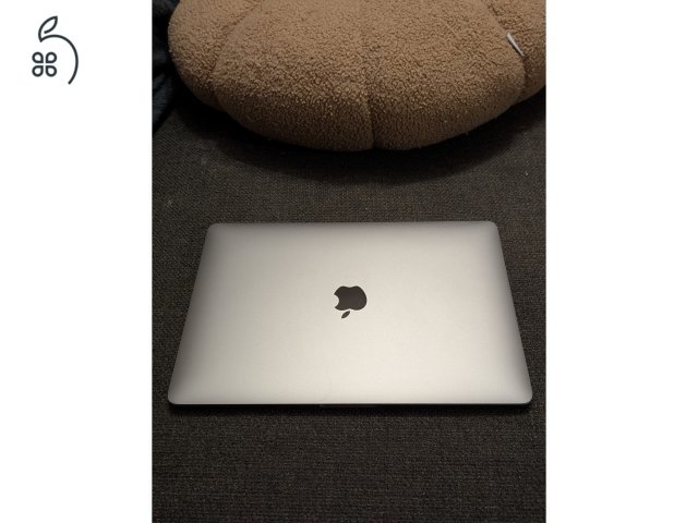 MacBook Pro M1 96% akku, magyar