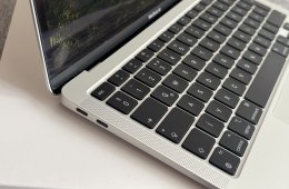 Eladó 13'' MacBook Air 2020 M1 (hibátlan külső, tökéletesen működő)