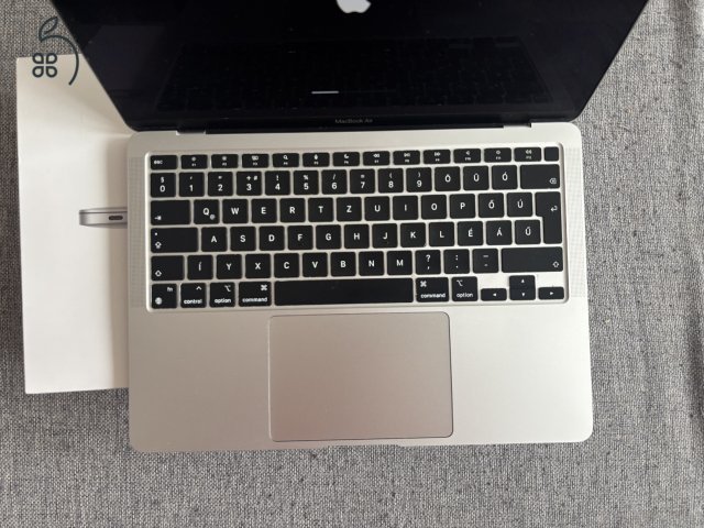 Eladó 13'' MacBook Air 2020 M1 (hibátlan külső, tökéletesen működő)