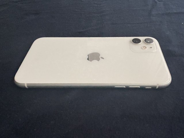 iPhone 11 fehér 128 GB kártyafüggetlen