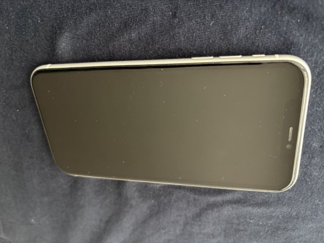 iPhone 11 fehér 128 GB kártyafüggetlen
