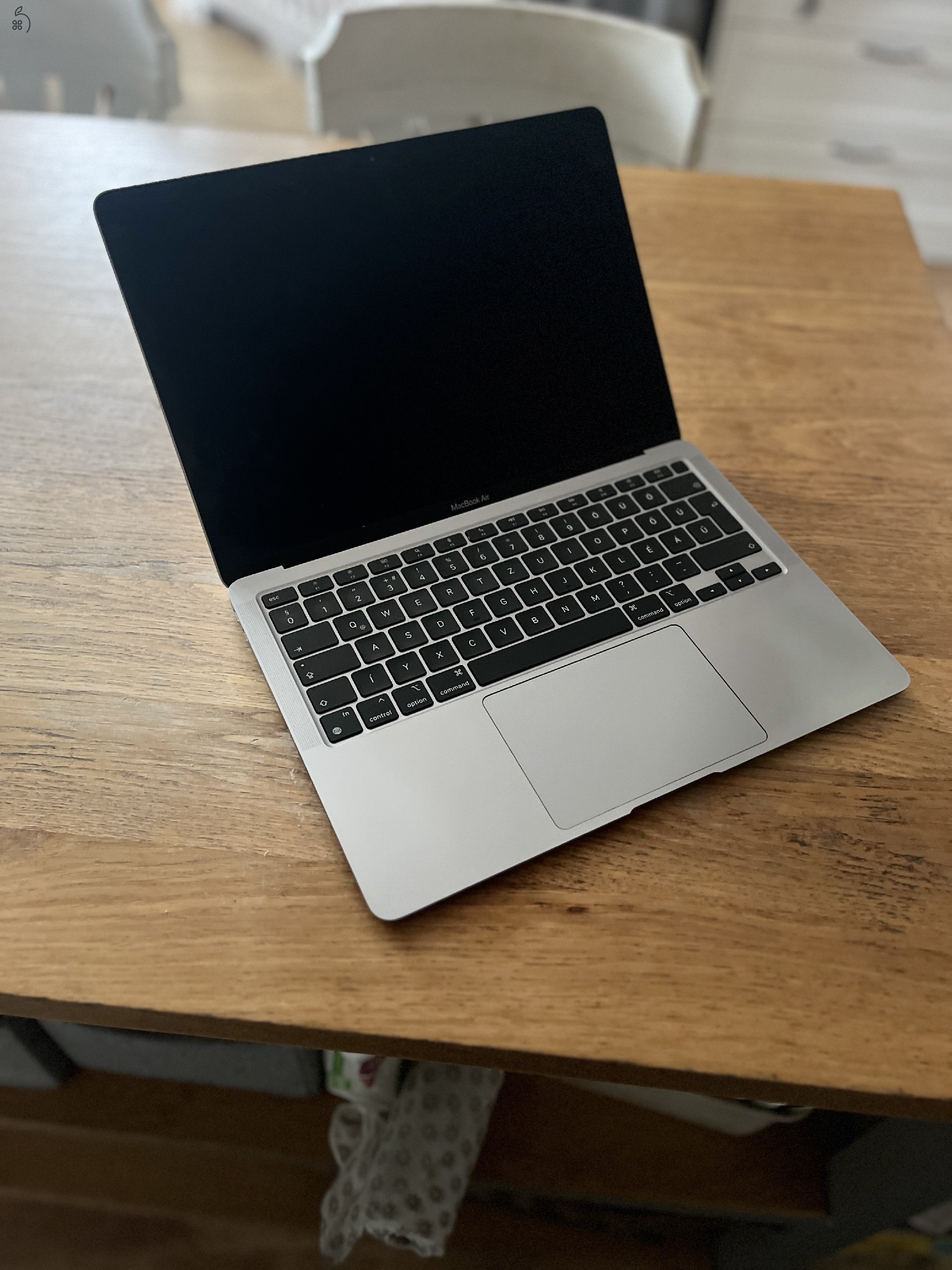 Macbook Air M1 10/10 16GB 1T max konfiguráció