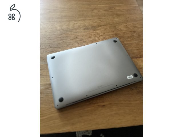 Macbook Air M1 10/10 16GB 1T max konfiguráció