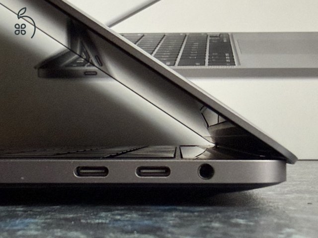 MacBook Pro 13” 2020 2,0GHz i5 Quad-Core 512GB SSD! 16GB TouchBar