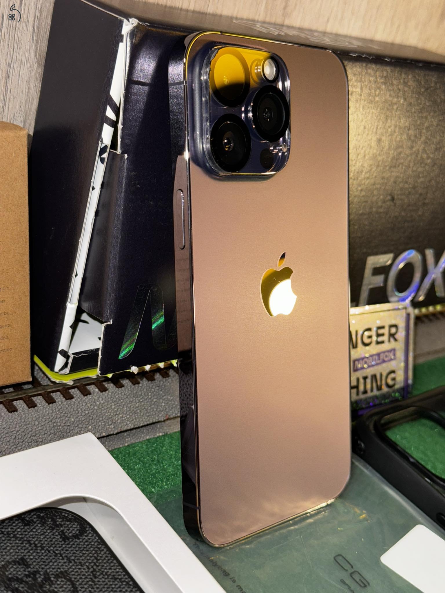 Apple iPhone 14 ProMax mobiltelefon, karcmentes, hibátlan, újszerű állapotban, sok + ajándékkal !!!
