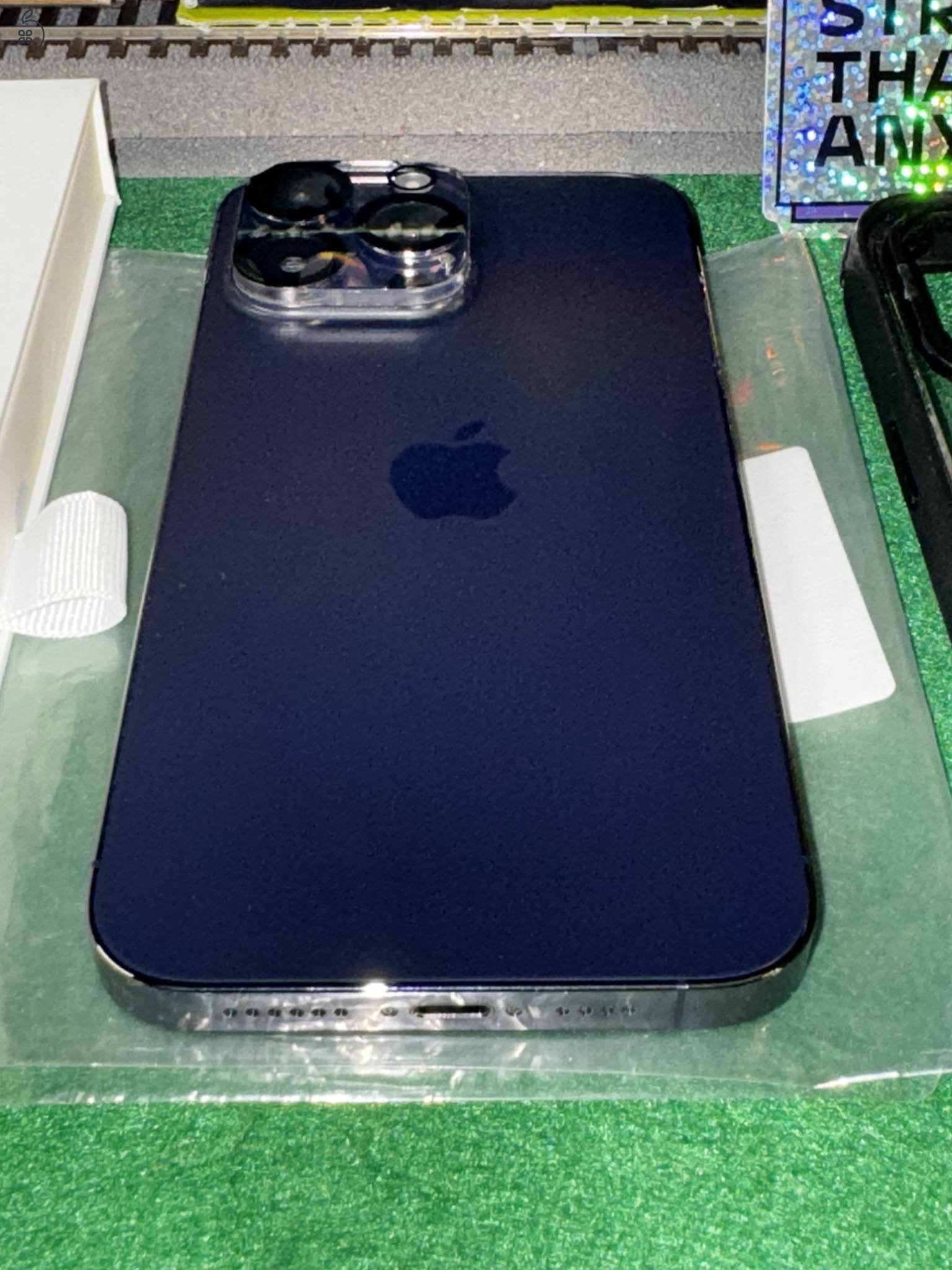 Apple iPhone 14 ProMax mobiltelefon, karcmentes, hibátlan, újszerű állapotban, sok + ajándékkal !!!