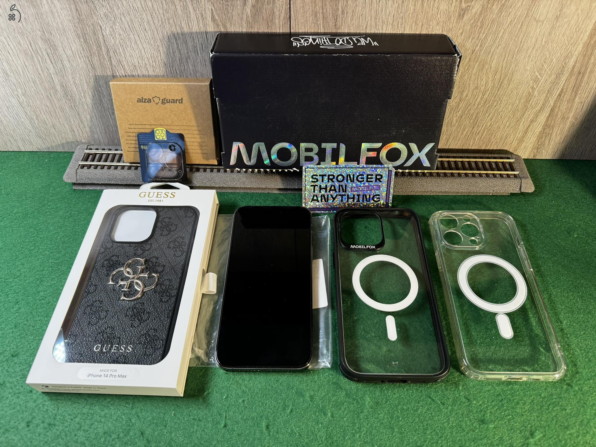 Apple iPhone 14 ProMax mobiltelefon, karcmentes, hibátlan, újszerű állapotban, sok + ajándékkal !!!