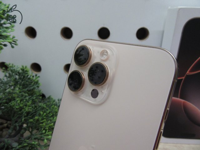 Apple iPhone 16 Pro Max – Desert Titanium – Titán dizájn, Pro kamera, 120 Hz ProMotion – 256 GB – Használt, karcmentes – 90% akku – Garancia 3 hónap