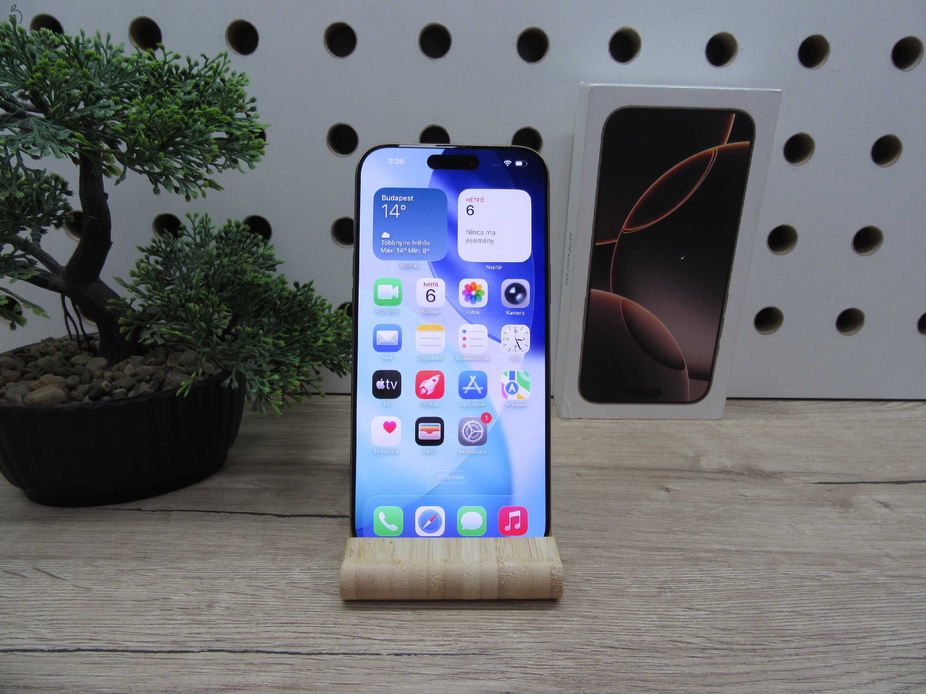 Apple iPhone 16 Pro Max – Desert Titanium – Titán dizájn, Pro kamera, 120 Hz ProMotion – 256 GB – Használt, karcmentes – 90% akku – Garancia 3 hónap