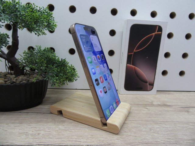 Apple iPhone 16 Pro Max – Desert Titanium – Titán dizájn, Pro kamera, 120 Hz ProMotion – 256 GB – Használt, karcmentes – 90% akku – Garancia 3 hónap