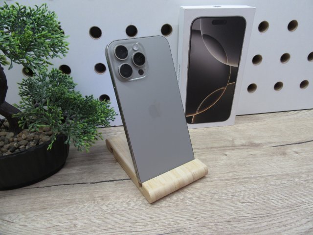 Apple iPhone 16 Pro Max – Natural Titanium – Titán dizájn, Pro kamera 5× zoommal, 120 Hz ProMotion – 256 GB – Használt, karcmentes – 100% akku (64 ciklus) – Garancia 2026. 05. 13-ig