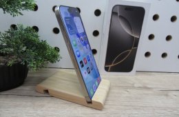Apple iPhone 16 Pro Max – Natural Titanium – Titán dizájn, Pro kamera 5× zoommal, 120 Hz ProMotion – 256 GB – Használt, karcmentes – 100% akku (64 ciklus) – Garancia 2026. 05. 13-ig