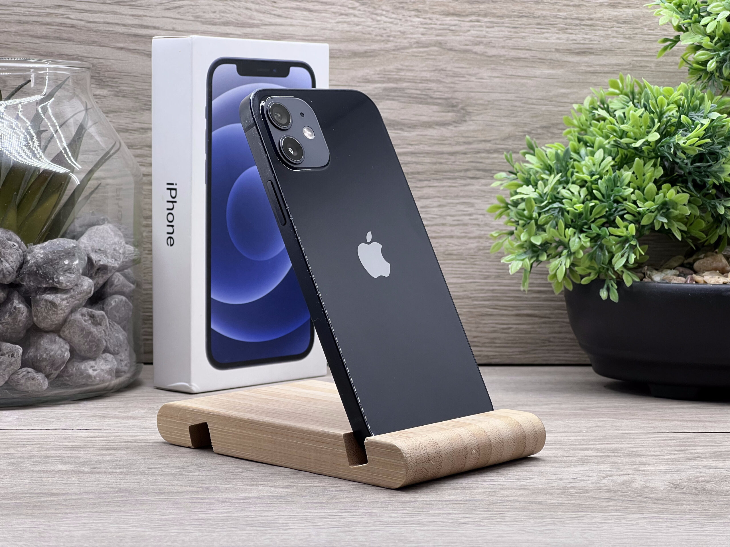 iPhone 12 Black 64GB 2 ÉV Garanciával Számlával 93% Akksi