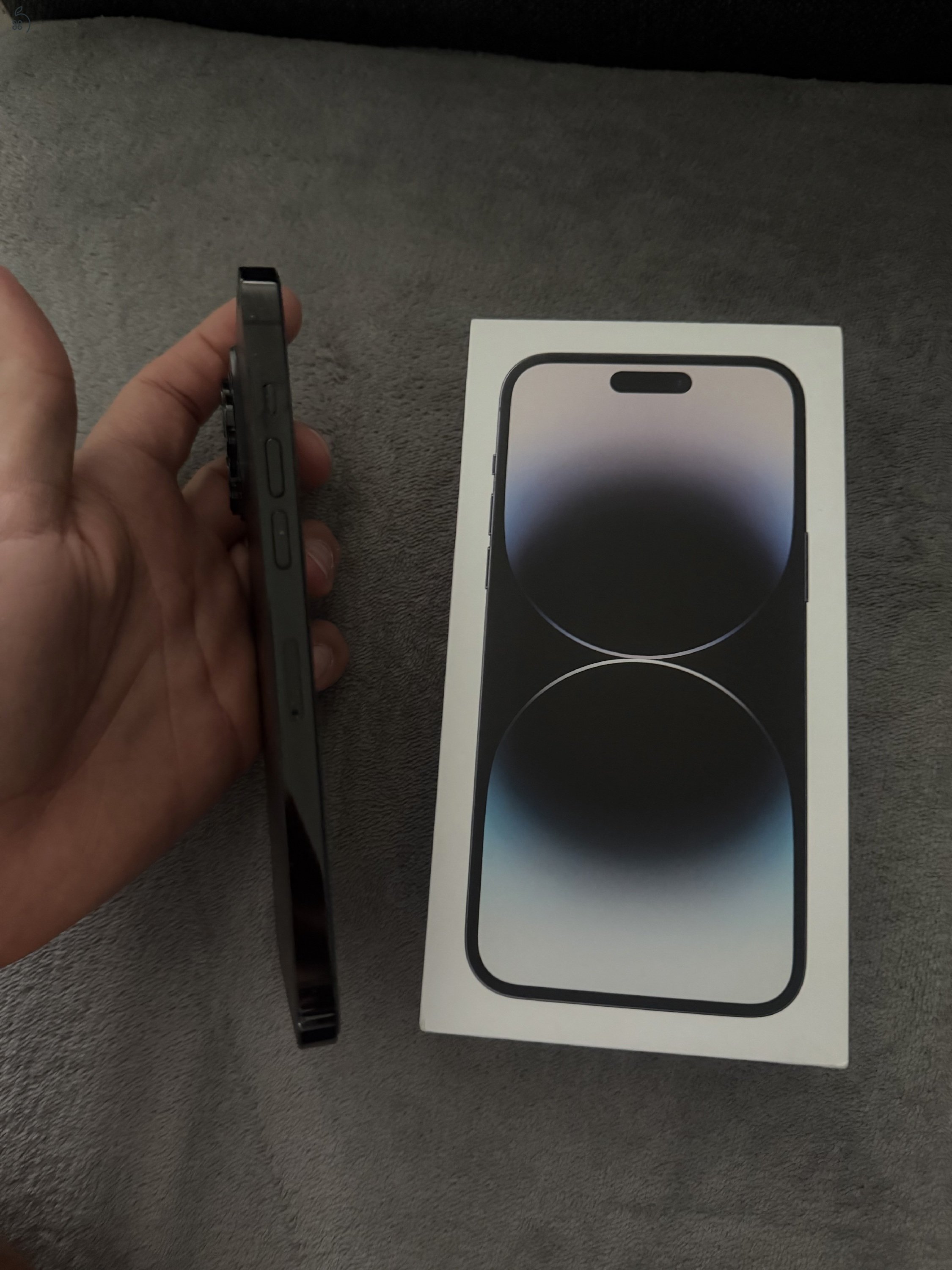 Eladó iPhone 14 Pro Max 256GB Kártyafüggetlen 100%-os gyári akkumulátor, Space Black, 5 hónapos.Csere nem érdekel!