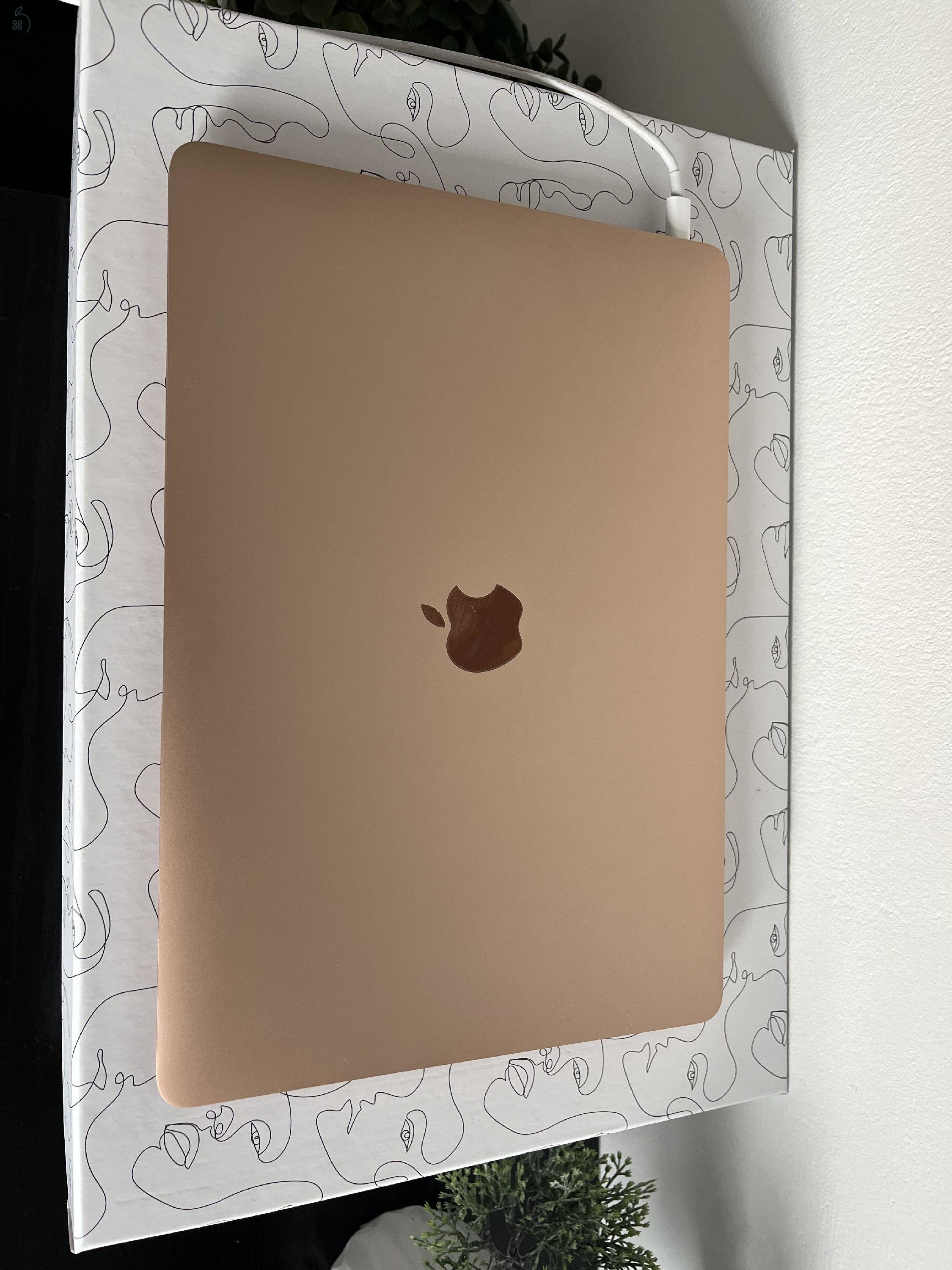 MacBook Air 13” (2020, M1, 8GB/512GB) – Rose Gold
