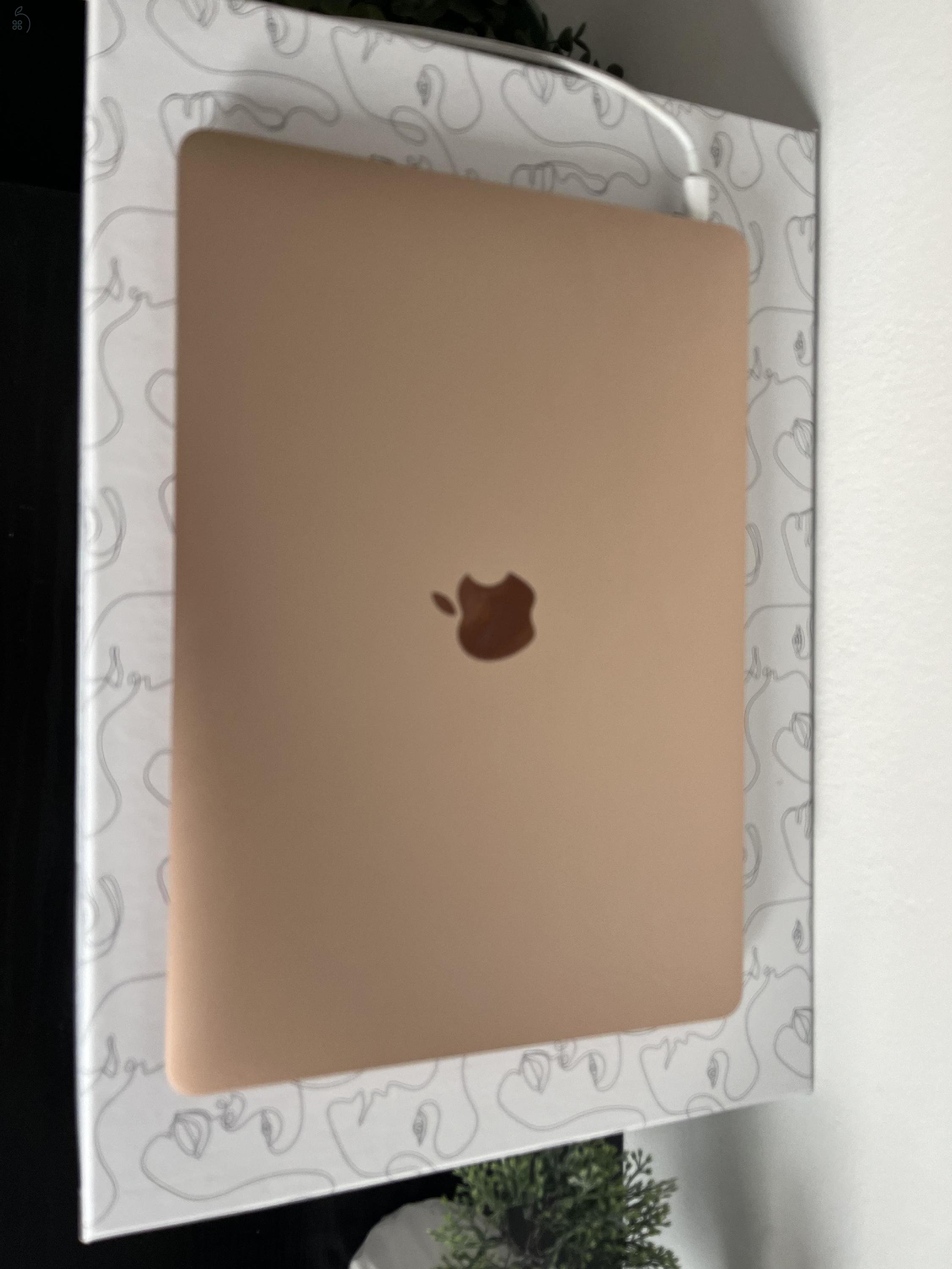 MacBook Air 13” (2020, M1, 8GB/512GB) – Rose Gold