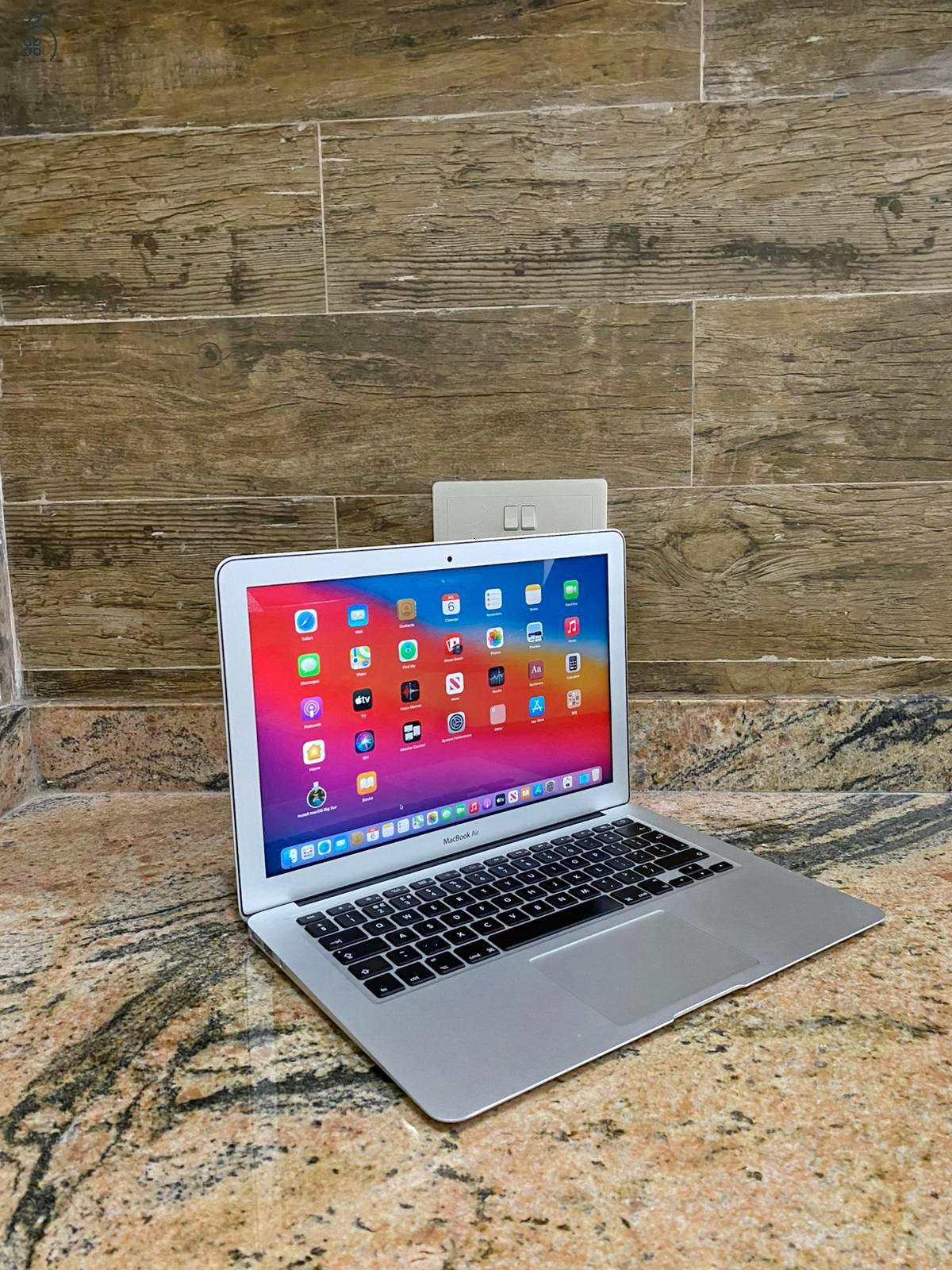 Eladó Apple MacBook Air A1466  13
