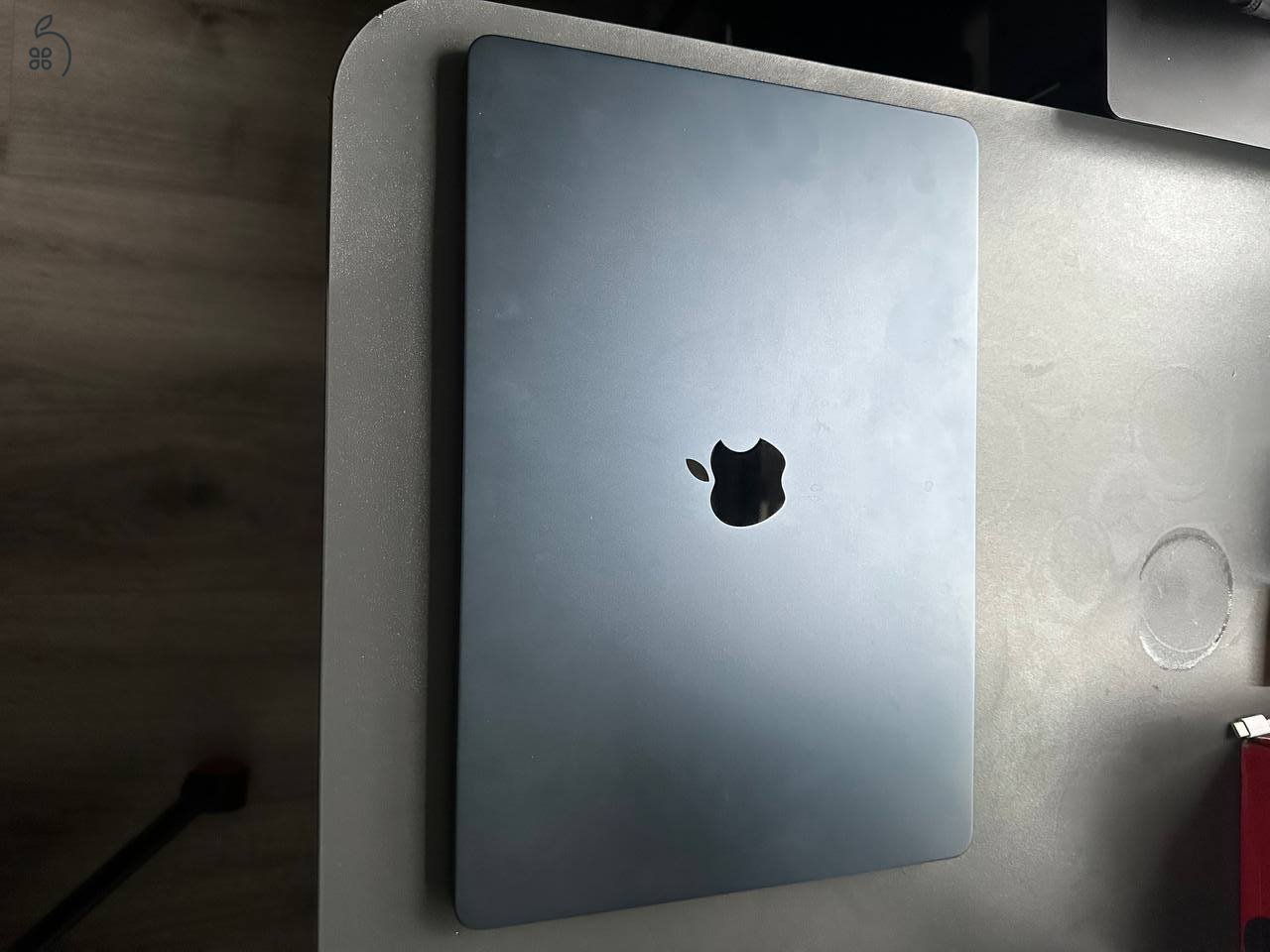 Eladó egy 2023-as MacBook Air 15