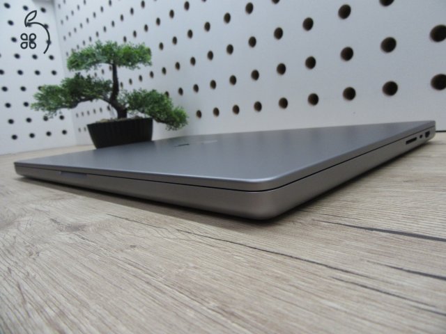 Apple MacBook Pro 16 (2021, M1 Pro) – Liquid Retina XDR, ProMotion 120 Hz, 32 GB RAM – 512 GB SSD – Használt, karcmentes (USA bill.) – 84% akku (208 ciklus) – 3 hónap garancia