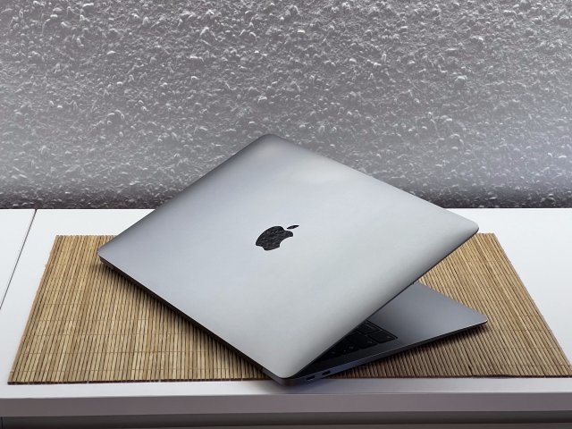 Hibátlan MacBook Air i5 2019 13”128GB 8GB2 ÉV Garanciával Számlával