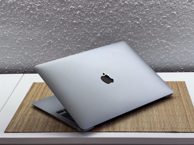 Hibátlan MacBook Air M1 2020 13”256GB 8GB 2 ÉV Garanciával Számlával