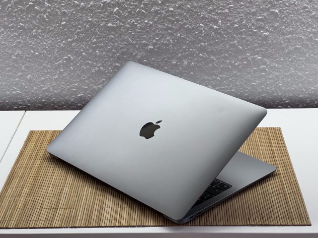Hibátlan MacBook Air M1 2020 13”256GB 8GB 2 ÉV Garanciával Számlával