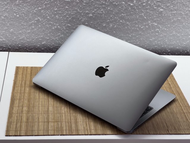 Hibátlan MacBook Air M1 2020 13”256GB 8GB 2 ÉV Garanciával Számlával
