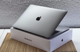 Hibátlan MacBook Air M1 2020 13”256GB 16GB  2 ÉV Garanciával Számlával