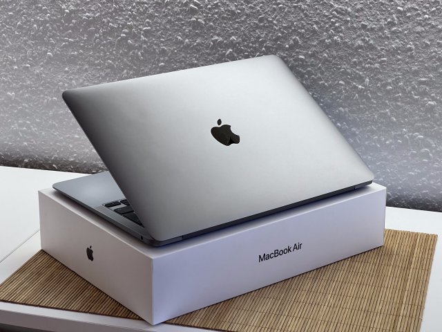 Hibátlan MacBook Air M1 2020 13”256GB 16GB  2 ÉV Garanciával Számlával