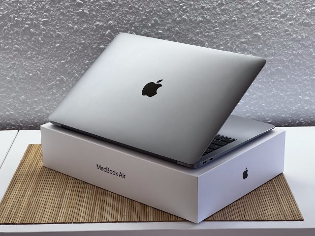 Hibátlan MacBook Air M1 2020 13”256GB 16GB  2 ÉV Garanciával Számlával