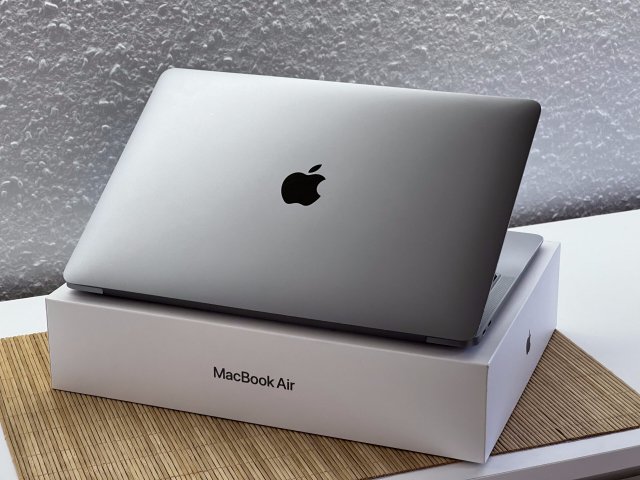 Hibátlan MacBook Air M1 2020 13”256GB 16GB  2 ÉV Garanciával Számlával