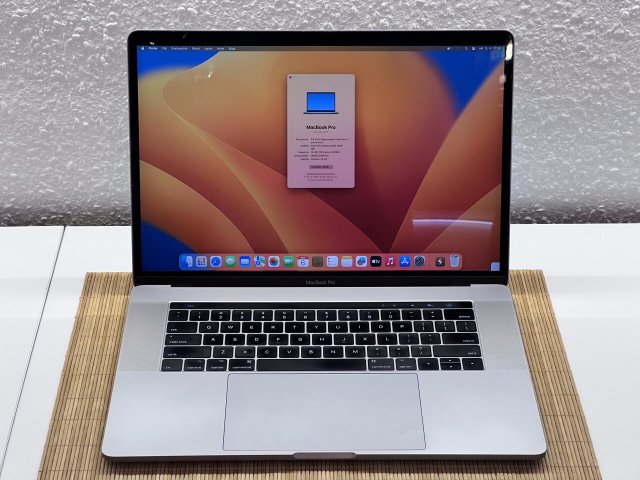 Hibátlan MacBook Pro 2017 15” i7  256GB 2 ÉV Garanciával Számlával